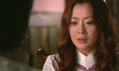 Nhờ bó hoa chồng gửi nhầm ngày sinh nhật, tôi sốc nặng biết bí mật sau đấy