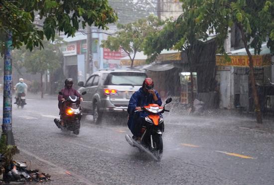 tin moi thoi tiet 15/3: hà nọi có suong mu vao buoi sang, tp.hcm chuyen mua rao va dong loc - 1