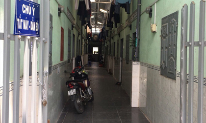 Thi thể cô gái lõa thể trong phòng trọ khóa cửa