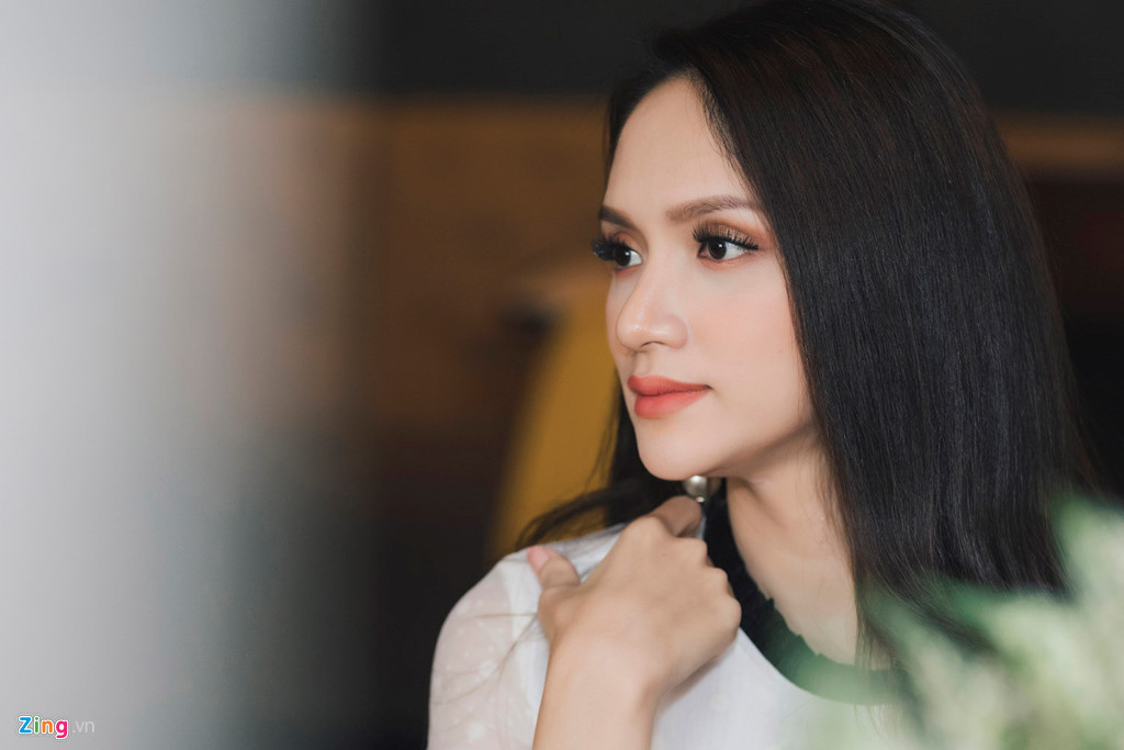 Tân HH Chuyển giới Hương Giang Idol: Tôi không biết ai là đại gia hình ảnh 1 tan hh chuyen gioi huong giang idol: toi khong biet ai la dai gia hinh anh 1