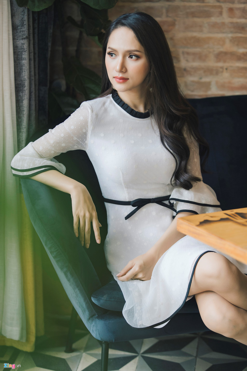 Tân HH Chuyển giới Hương Giang Idol: Tôi không biết ai là đại gia hình ảnh 4 tan hh chuyen gioi huong giang idol: toi khong biet ai la dai gia hinh anh 4