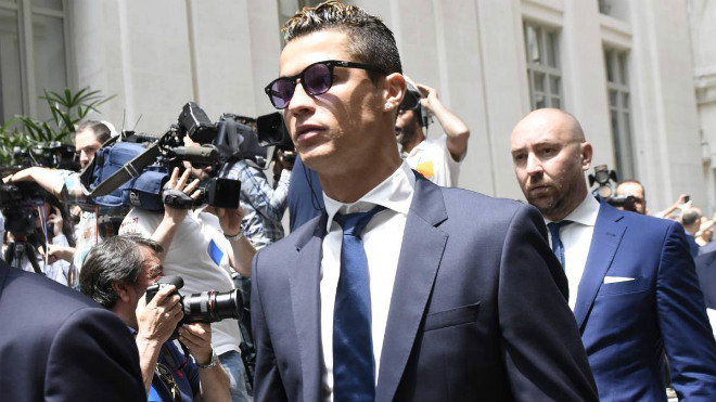Ronaldo trốn thuế không chịu vào tù, vung 721 tỷ đồng chạy án - 2