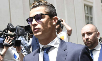Ronaldo trốn thuế không chịu vào tù, vung 721 tỷ đồng chạy án