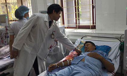 Vụ chạy thận 8 người chết: Bệnh nhân mong BS Lương tiếp tục được làm việc