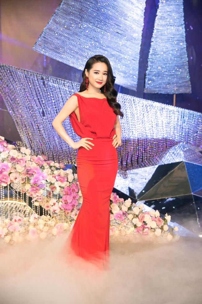 nha phuong - truong giang lan dau lo dien cung nhau sau scandal, nam danh hai hat nhu muon khoc - 2