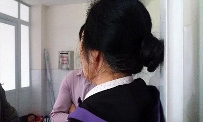 Người mẹ có con trai tạt axit vợ cũ: “Tôi rụng rời, đánh rơi bát cơm khi hay tin'