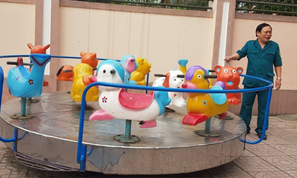 Nữ giáo viên thực tập bị đánh nhập viện: Trẻ tím chân do chơi đu quay