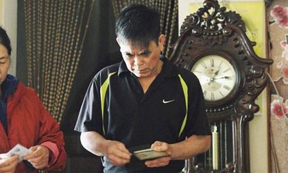 Người cha chứng kiến con gái bị chồng cũ tạt axit: “Tôi ngồi ngay cạnh mà bất lực”