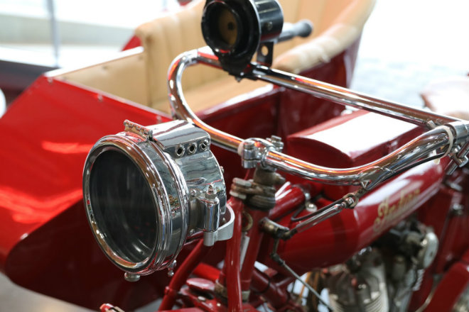 Ngắm xế cổ 1915 Indian Big Twin giá 2 tỷ đồng - 3