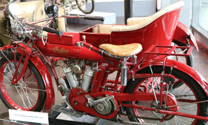 Ngắm xế cổ 1915 Indian Big Twin giá 2 tỷ đồng