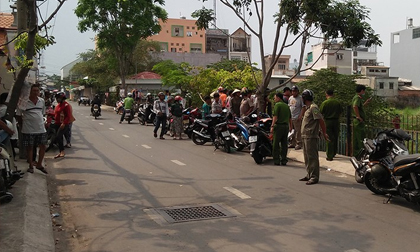 Thi thể bé sơ sinh bị bỏ ven đường ở quận Bình Tân