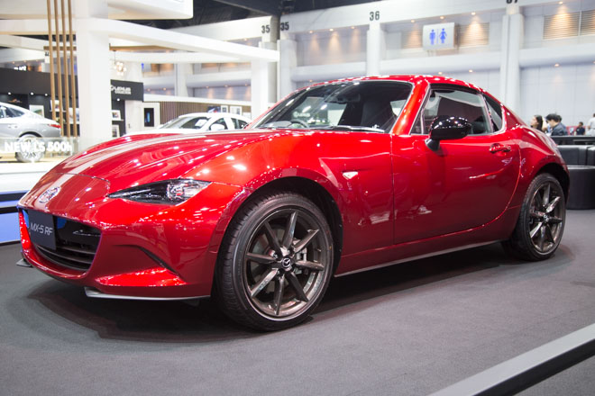 Ngắm chi tiết chiếc Mazda MX-5 RF mui trần giá 2,1 tỷ đồng - 1