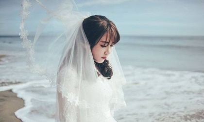 Bạn gái 8 năm báo về quê làm giấy tờ, anh chàng yên tâm ở nhà chờ, cho đến khi biết tin có người đang chụp ảnh cưới
