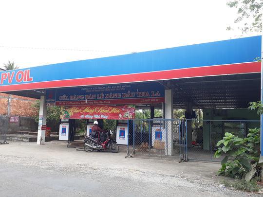 Nhân viên cây xăng 