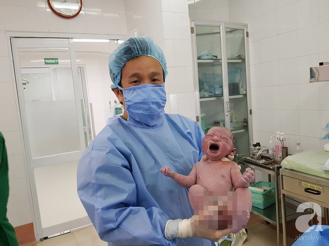 Chồng sản phụ mất con vì trung tâm y tế cấp nhầm thuốc phá thai: “Tôi vô kêu cấp cứu vợ nhưng bác sĩ nói cứ nằm đợi tới sáng” - Ảnh 4.