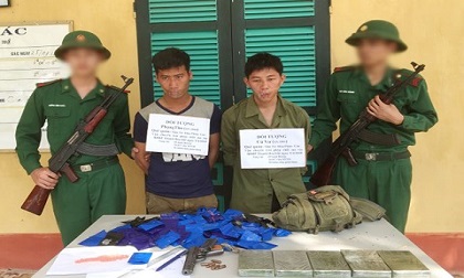 Thanh Hóa: Bắt 2 đối tượng mang 5 bánh heroin và gần 27.000 viên ma túy tổng hợp