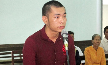 Nghe tiếng la của mẹ, chạy ra chém chết cậu ruột