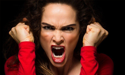 Hùng hổ đi đánh ghen, ai ngờ chính mình mới là người thứ ba