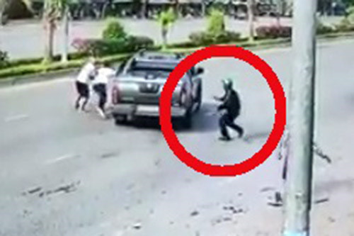 Khoi to giam doc cong ty bao ve no sung trong vu hon chien o Dong Nai hinh anh 1