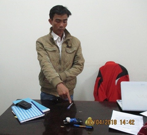 An ninh - Hình sự - Bị dọa 'đánh bom' giết cả nhà, vợ tố chồng tàng trữ thuốc nổ (Hình 2).
