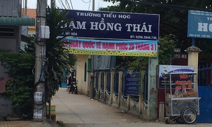 Bênh con, phụ huynh rủ bạn nhậu đến trường hành hung cô giáo