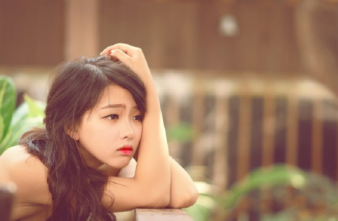 Vừa nhìn thấy tô cháo chị chồng nấu cho tôi, chồng đã vội giật lại không cho ăn - Ảnh 1.