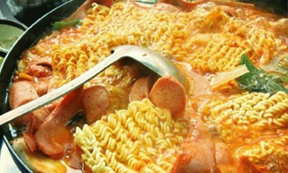 Thường xuyên ăn mì tôm có thể gây ra những tác hại vô cùng đáng sợ cho sức khỏe