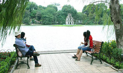Tin mới thời tiết 17/4: Hà Nội vẫn se lạnh vào buổi sáng, TP.HCM nắng rát 36 độ C