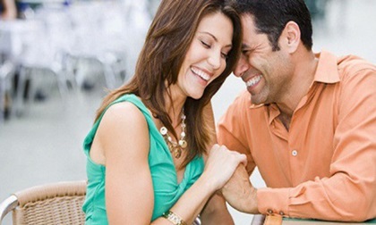 Vì đâu một số người phụ nữ dù gia đình yên ấm vẫn cả gan bất chấp mọi thứ để 'hồng hạnh vượt tường'?