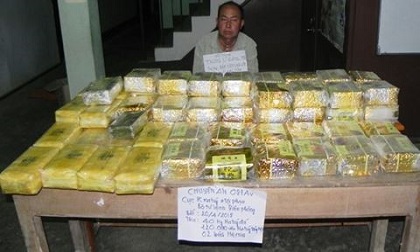 Bắt ‘ông trùm’ vận chuyển 40kg ma túy dạng 'đá', 120.000 viên ma túy trên lằn ranh biên giới