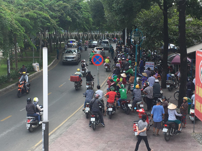 Nhân chứng vụ cô giáo bị đồng nghiệp cắt cổ: Người đàn ông lôi cô gái vào sát bờ kè rồi ra tay rất nhanh - Ảnh 6.