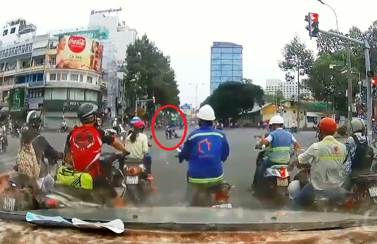 Nóng: Đã bắt được đối tượng cướp, kéo lê nạn nhân hàng chục mét giữa SG - 2