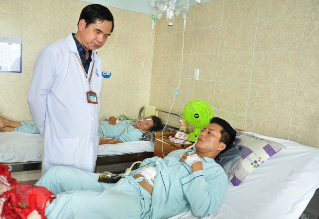 gap va hut tren 800 con san la gan trong ong mat cua benh nhan hinh anh 1