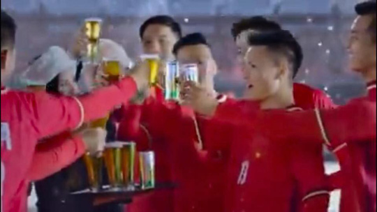 Bầu Đức: Tôi không biết vụ Quang Hải quảng cáo bia