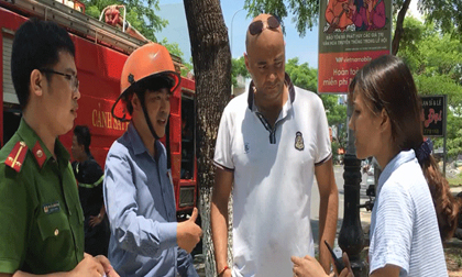Du khách nước ngoài dũng cảm cứu 2 em nhỏ mắc kẹt trong đám cháy