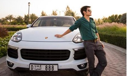 Từng ngủ ở cầu thang, ăn cơm tù, nay thành tỷ phú của Dubai