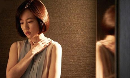 Cứ 9h đêm chồng đi dạo, 2 tiếng sau mới về, vợ sinh nghi theo dõi và phát hiện ra sự thật cay đắng