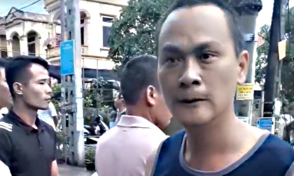 Cha bé gái bị kẻ lạ mặt bế đi: 'Phúc nhà tôi còn dày nên chưa mất con'