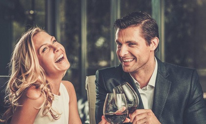 Đàn ông ai chẳng thích phụ nữ đẹp, nhưng lựa chọn ở bên cạnh lại là phụ nữ biết điều