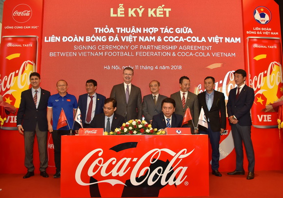 coca-cola-75-2-xahoi.com.vn-w580-h406