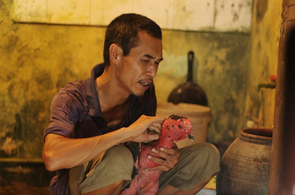 Diễn viên Phú Đôn gây ấn tượng trong mắt khán giả với hình ảnh một người đàn ông có gương mặt khắc khổ.