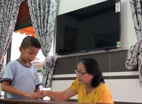 xuc dong chuyen me ngheo hien tang con cuu 5 nguoi: “mot phan mau thit con o lai voi doi” - 2