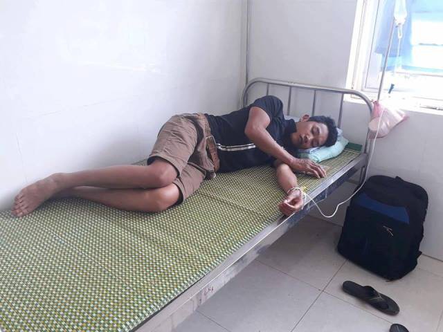 Các bệnh nhân có dấu hiệu ngộ độc sau khi ăn cỗ cưới.