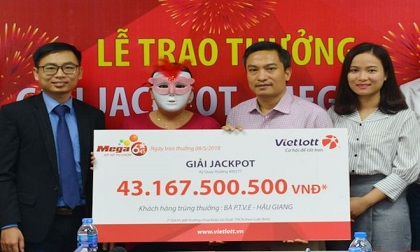 Chia sẻ bất ngờ của nữ tỉ phú Vietlott vừa trúng jackpot “khủng”