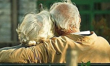 Cụ ông 81 tuổi giết vợ, tạo hiện trường giả