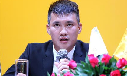 Công Vinh từ chức, CLB TP.HCM “cạn tàu ráo máng”
