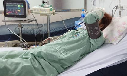 Tiêm thuốc làm trắng da ở thẩm mỹ viện, một phụ nữ sốc phản vệ, cấp cứu trong đêm
