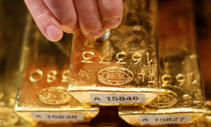 Giá vàng hôm nay 10/5: USD hạ nhiệt, vàng thoát đáy