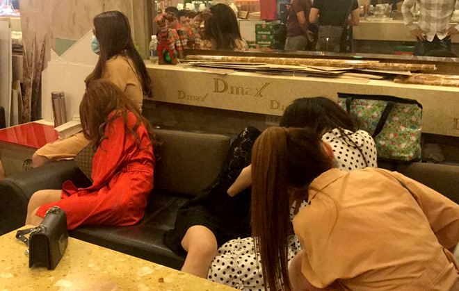 Tram canh sat dot kich nha hang thac loan Dmax hinh anh 2