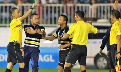 Hà Nội FC nhận 'mưa' án phạt, HAGL chỉ bị phạt tiền